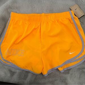 NWT Nike Dri-FIT Tempo Shorts Women’s XL| Lightweight & Breathable 🔥